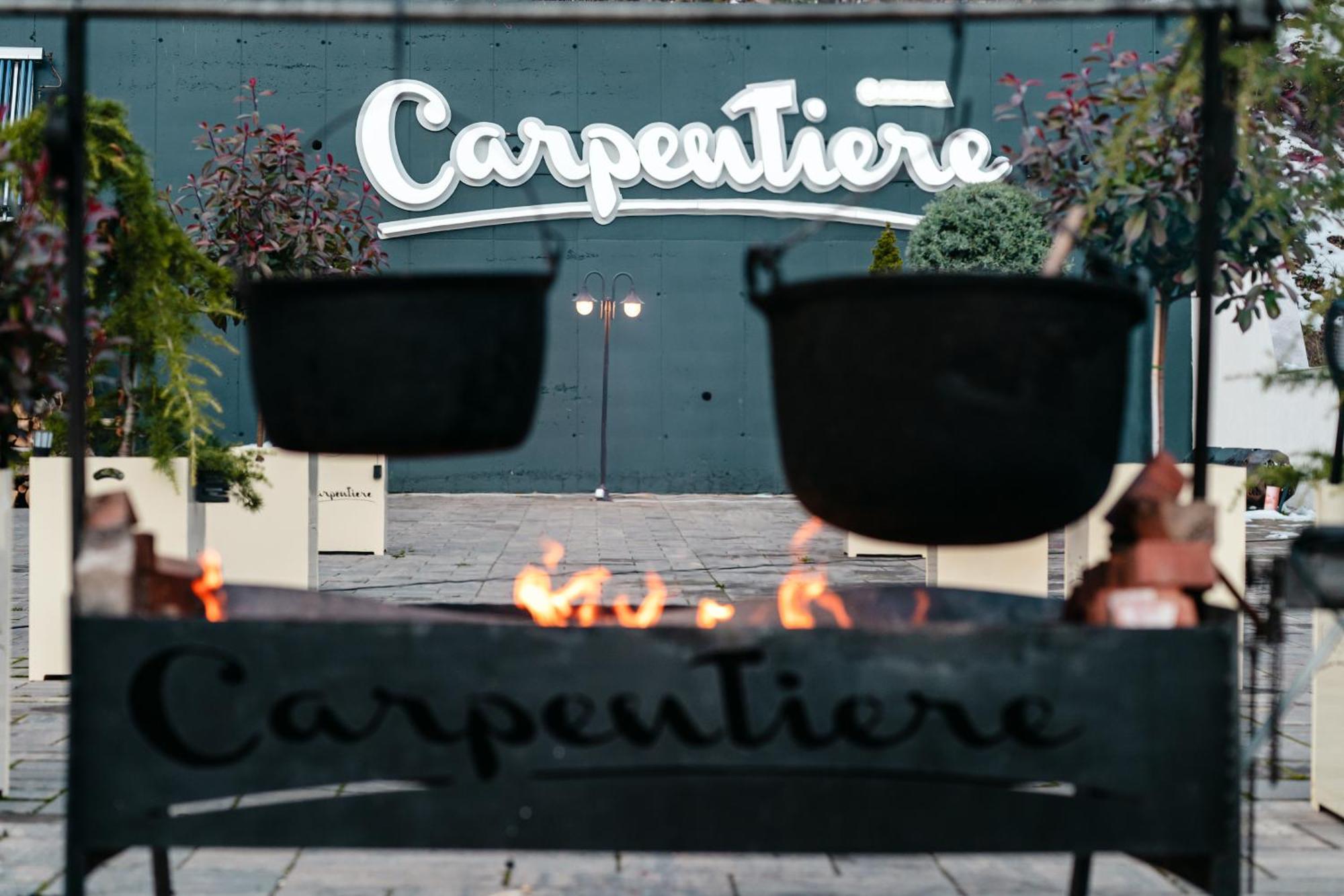 מלון Răşinari Carpentiere Arena מראה חיצוני תמונה